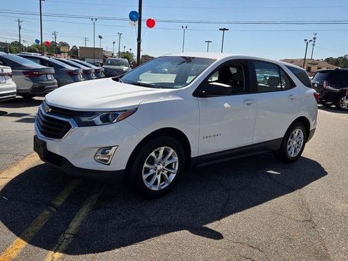 Summit White 2019 Chevrolet Equinox LS