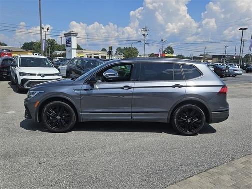2022 Volkswagen Tiguan 2.0T SE R-Line Black