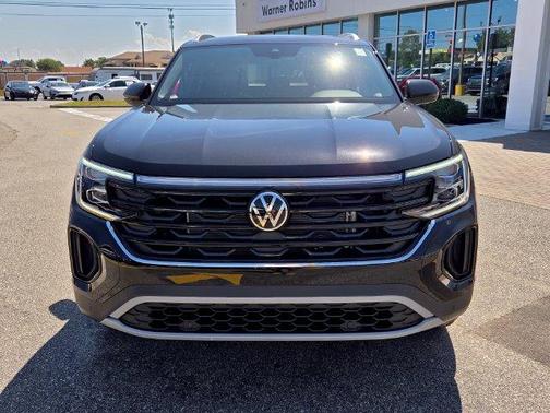 Deep Black Pearl 2026 Volkswagen Atlas Cross Sport 2.0T SE W/TECHNOLOGY