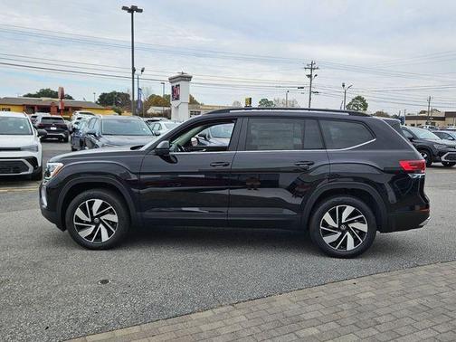 Deep Black Pearl Effect 2026 Volkswagen Atlas 2.0T SE W/TECHNOLOGY