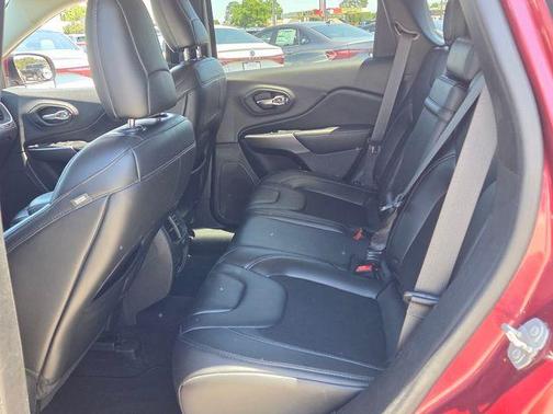 Velvet Red Pearlcoat 2019 Jeep Cherokee Latitude Plus