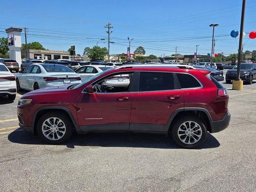 Velvet Red Pearlcoat 2019 Jeep Cherokee Latitude Plus