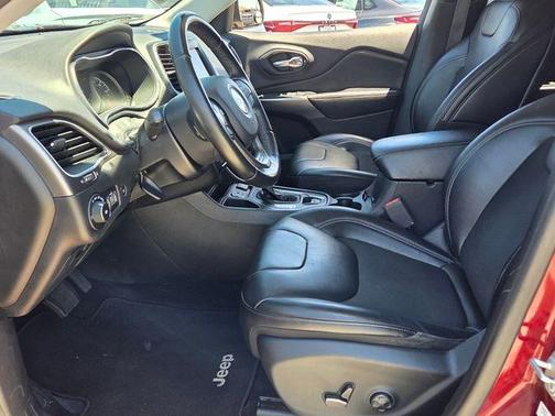 Velvet Red Pearlcoat 2019 Jeep Cherokee Latitude Plus