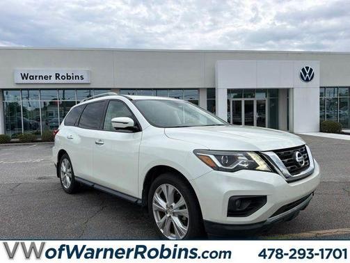 White 2018 Nissan Pathfinder SL