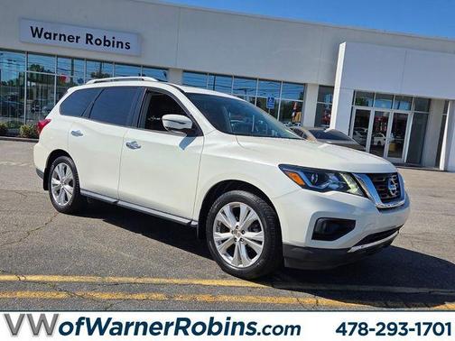 White 2018 Nissan Pathfinder SL