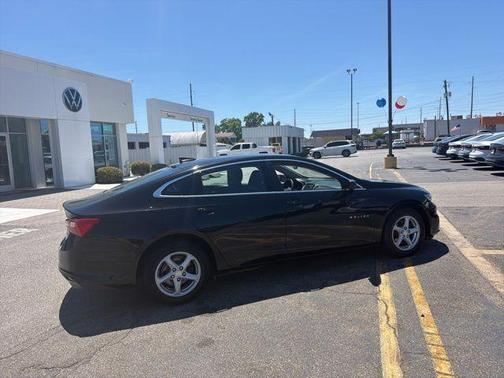 Mosaic Black 2017 Chevrolet Malibu 1LS