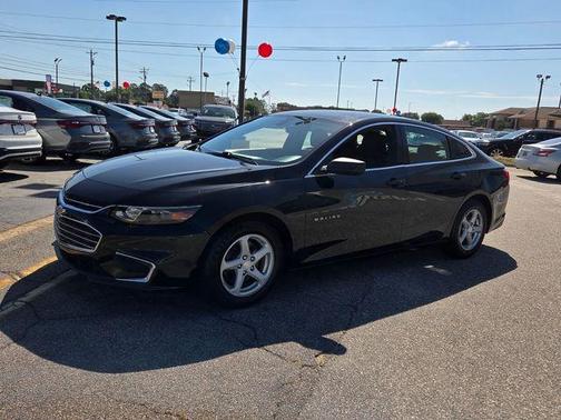 Mosaic Black 2017 Chevrolet Malibu 1LS