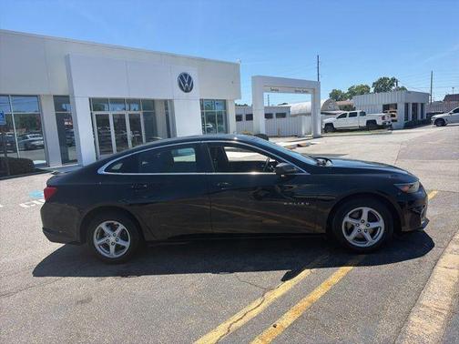 Mosaic Black 2017 Chevrolet Malibu 1LS