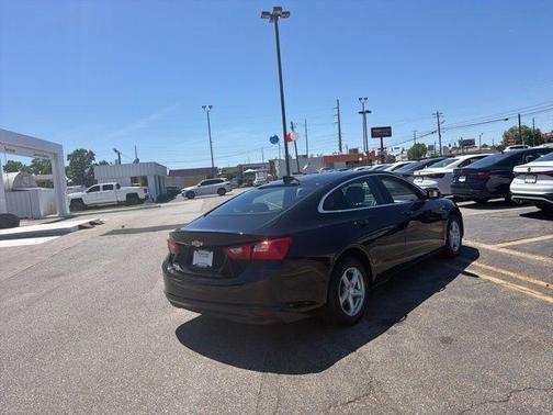 Mosaic Black 2017 Chevrolet Malibu 1LS
