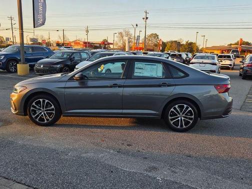 Platinum Gray Metallic 2026 Volkswagen Jetta 1.5T Sport