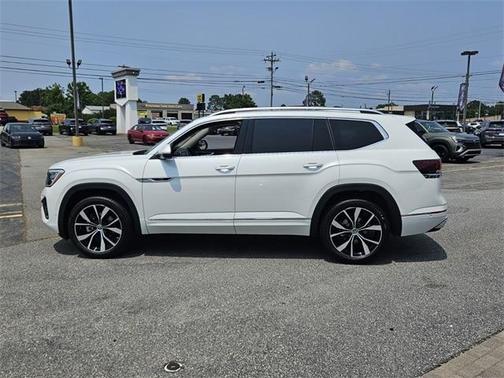 2025 Volkswagen Atlas 2.0T SEL Premium R-Line