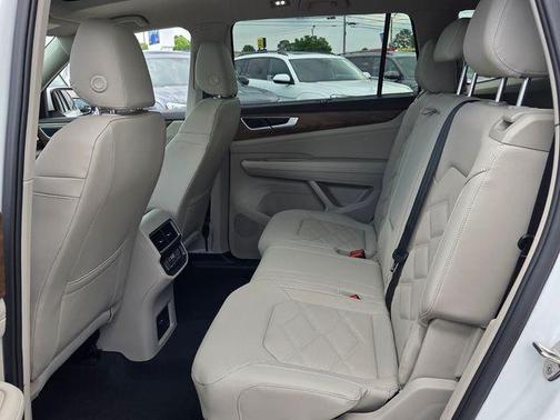Opal White Pearl 2026 Volkswagen Atlas 2.0T SE W/TECHNOLOGY