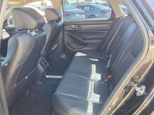 Crystal Black Pearl 2021 Honda Accord Touring 2.0T