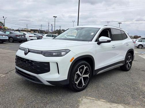 2025 Volkswagen Tiguan 2.0T SE