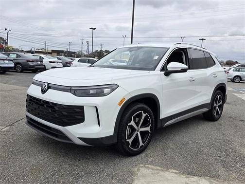 2025 Volkswagen Tiguan 2.0T SE