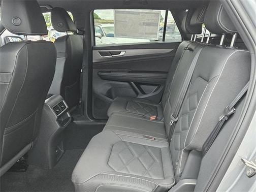 2025 Volkswagen Atlas Cross Sport 2.0T SE