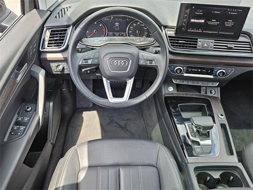 2024 Audi Q5 40 Premium