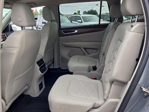 Pure Gray 2026 Volkswagen Atlas 2.0T SE W/TECHNOLOGY