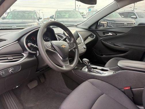 Summit White 2024 Chevrolet Malibu LT
