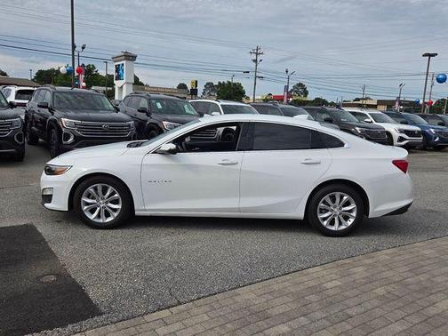 Summit White 2024 Chevrolet Malibu LT