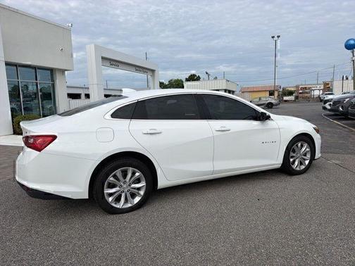 Summit White 2024 Chevrolet Malibu LT