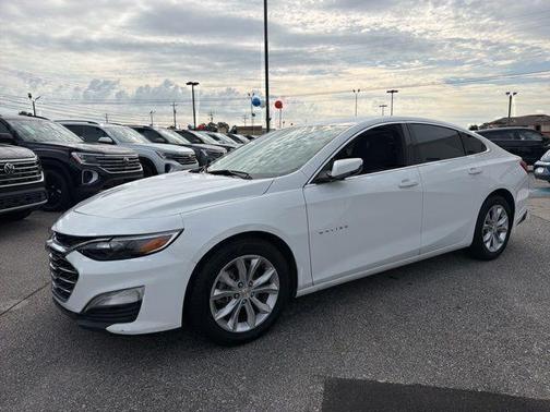 Summit White 2024 Chevrolet Malibu LT