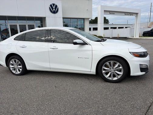 Summit White 2024 Chevrolet Malibu LT