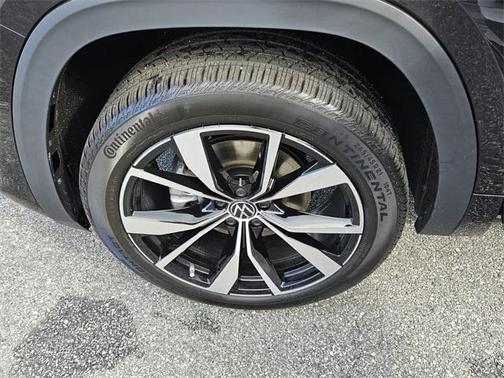 2025 Volkswagen Atlas Cross Sport 2.0T SEL Premium R-Line