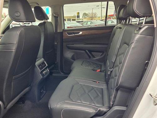 Opal White Pearl 2026 Volkswagen Atlas 2.0T SE W/TECHNOLOGY
