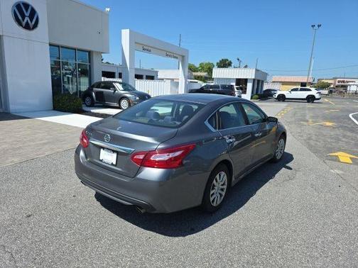 Gun Metallic 2017 Nissan Altima 2.5