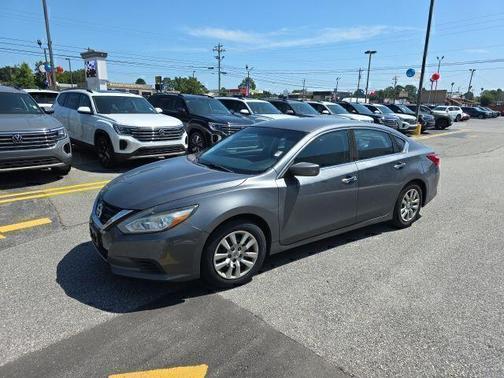 Gun Metallic 2017 Nissan Altima 2.5