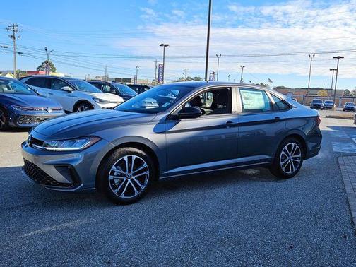 Platinum Gray Metallic 2026 Volkswagen Jetta 1.5T Sport
