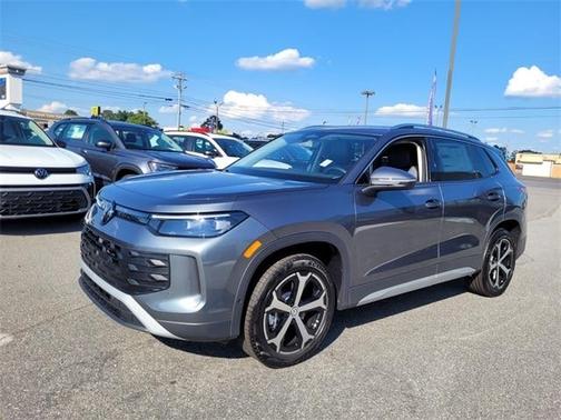 2025 Volkswagen Tiguan 2.0T SE