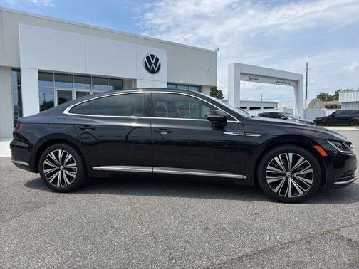 Deep Black Pearl Effect 2020 Volkswagen Arteon 2.0T SE