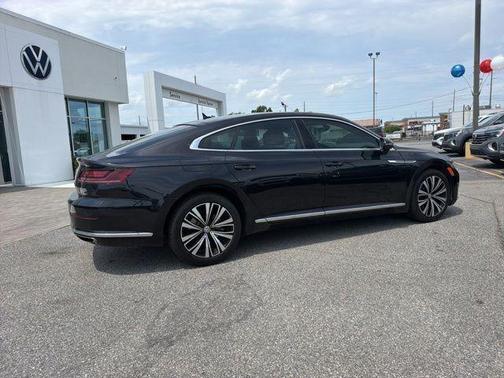 Deep Black Pearl Effect 2020 Volkswagen Arteon 2.0T SE