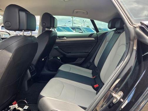 Deep Black Pearl Effect 2020 Volkswagen Arteon 2.0T SE