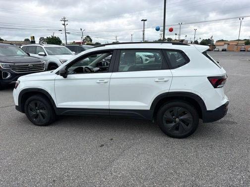 Pure White 2025 Volkswagen Taos 1.5T S