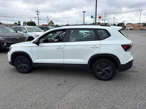 Pure White 2025 Volkswagen Taos 1.5T S