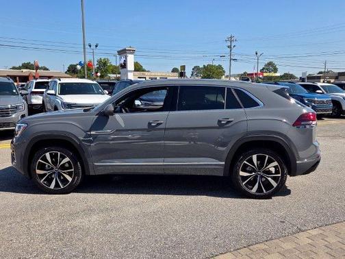 Pure Gray 2026 Volkswagen Atlas Cross Sport 2.0T SEL Premium R-Line