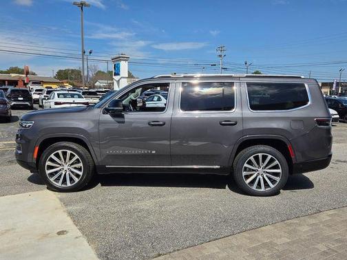 2023 Jeep Grand Wagoneer Base