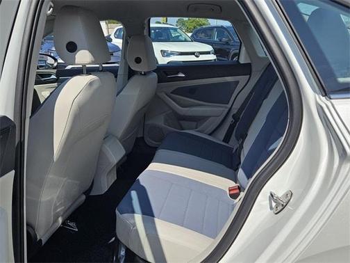 2025 Volkswagen Jetta 1.5T SE