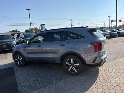 Silver 2021 Kia Sorento S