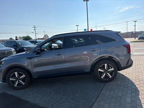 Silver 2021 Kia Sorento S