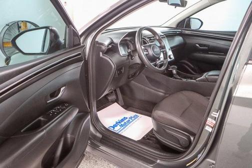 2022 Hyundai TUCSON SE