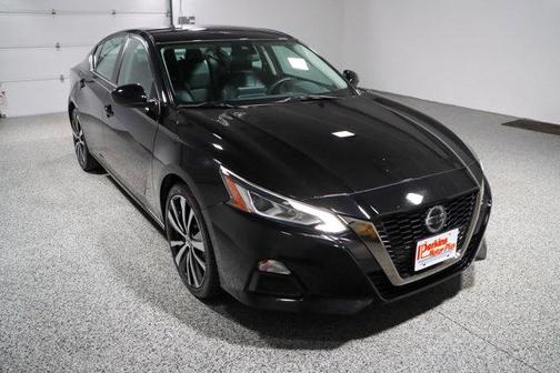 2022 Nissan Altima SR FWD