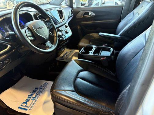 2018 Chrysler Pacifica Touring-L