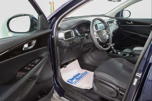 Imperial Blue 2020 Kia Sorento LX