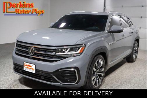 Pure Gray 2023 Volkswagen Atlas Cross Sport 3.6L V6 SEL Premium R-Line