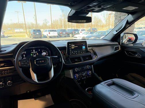 2023 GMC Yukon XL SLT