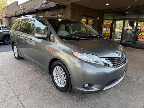 2011 Toyota Sienna XLE